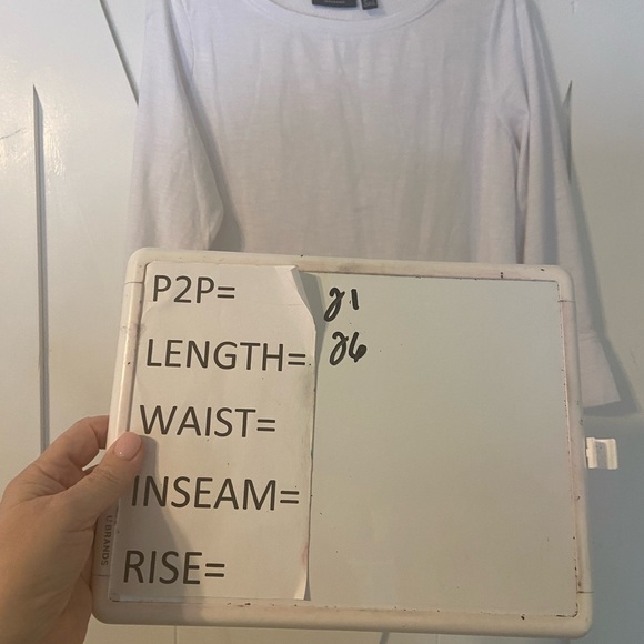 Susan Graver Weekend White Top Medium - Picture 6 of 6